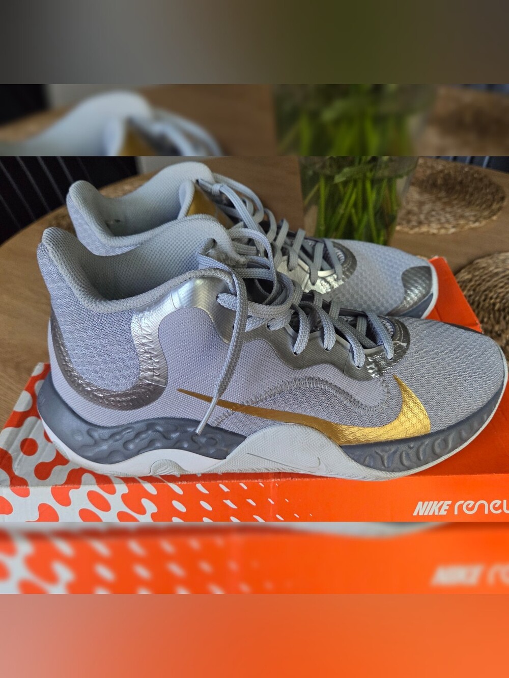 MENS NIKE SHOES SZ 9.5